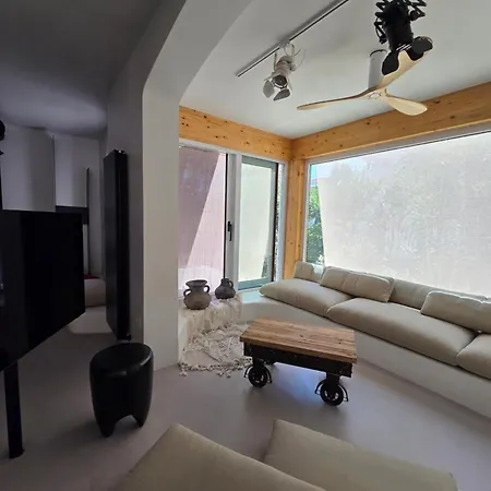 Villa White *